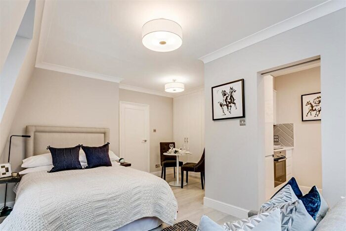 Apartment To Rent In Langland Gardens, Hampstead, NW3