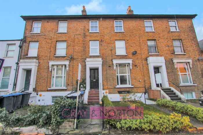 1 Bedroom Flat To Rent In Elgin Road, East Croydon, CR0