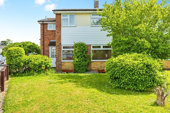 4 Bedroom Semi Detached House For Sale In Chantry Avenue, Kempston, Bedfordshire, MK42