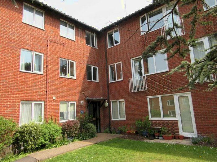 2 Bedroom Flat To Rent In Brighton - &#;, BN1