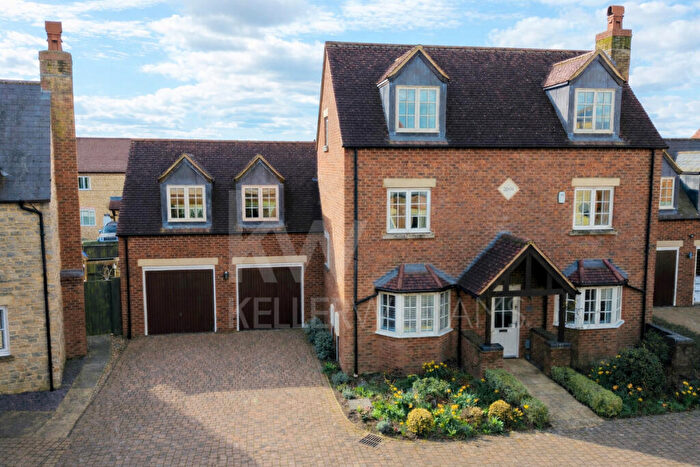 5 Bedroom Detached House For Sale In Cuckoo Hill Rise, Hanslope, Milton Keynes, MK19