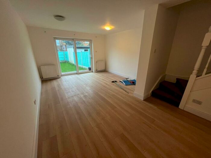 2 Bedroom House To Rent In Courtland Avenue, Ilford, IG1