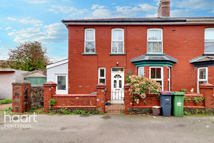 3 Bedroom Semi-Detached House For Sale In North Road, Pontypool, NP4