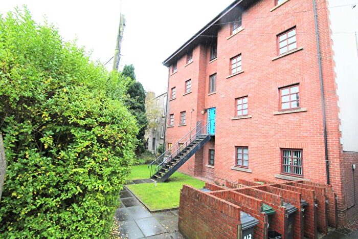 2 Bedroom Flat To Rent In Glasgow Road, Dumbarton, West Dunbartonshire, G82