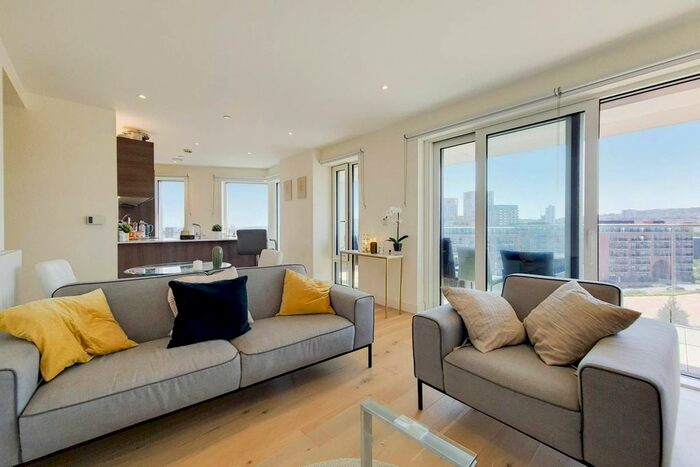 2 Bedroom Flat To Rent In Hampton Apartments, Woolwich Riverside, London, SE18