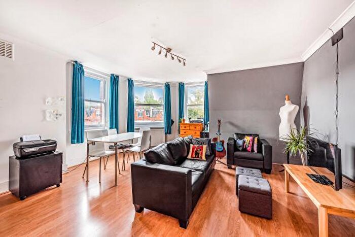 2 Bedroom Apartment To Rent In Finchley Road, London, NW3