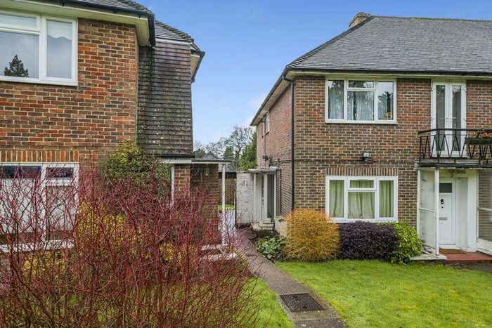 2 Bedroom Maisonette To Rent In Merrywood Park, Reigate, RH2