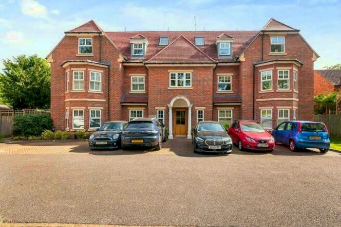 1 Bedroom Apartment To Rent In Windsor, Berkshire, SL4