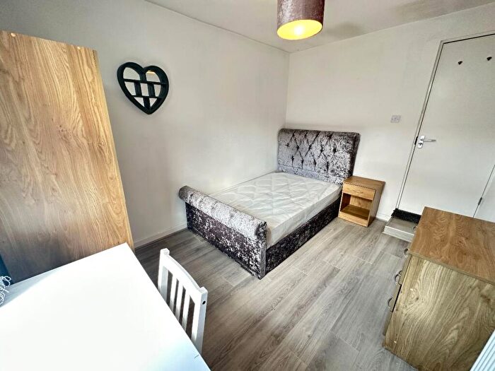 4 Bedroom Terraced House To Rent In Malden Rd, Kensington, L6