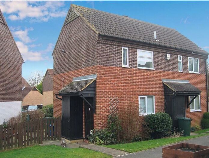 1 Bedroom Terraced House To Rent In Japonica Walk, Banbury, Oxon, OX16