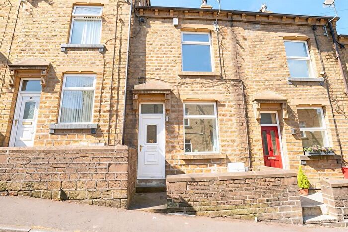 3 Bedroom Terraced House For Sale In Middle Dean Street, Greetland, Halifax, HX4