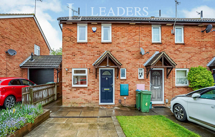 2 Bedroom End Of Terrace House To Rent In Poplar Close, Aylesbury, HP20