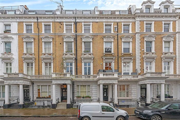 2 Bedroom Flat For Sale In Linden Gardens, London, W2