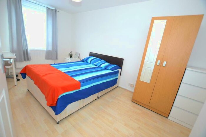 4 Bedroom Maisonette To Rent In Hanbury Street, London, E1