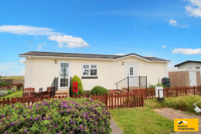 2 Bedroom Chalet For Sale In West Shore Park, Walney, Barrow-in-furness, LA14
