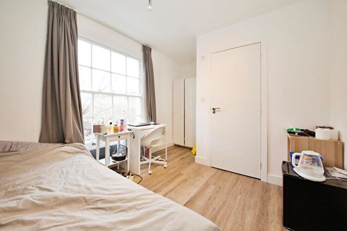 House To Rent In Flat Bayham Street, NW1