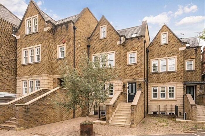 5 Bedroom Property To Rent In Grove Park Road, Chiswick, W4