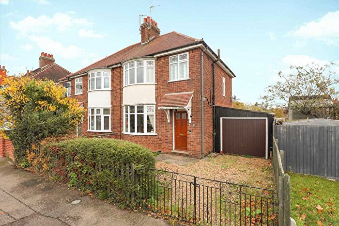 3 Bedroom Semi Detached House For Sale In Queensway, Wellingborough, NN8