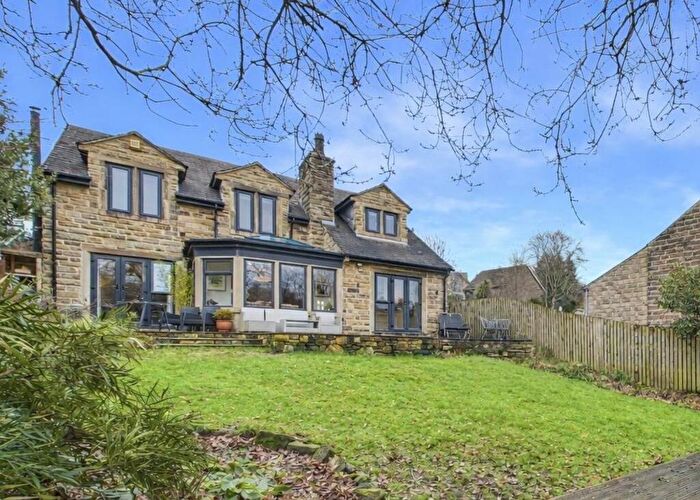 3 Bedroom Detached House For Sale In Oak Tree Gardens, Tansley, DE4