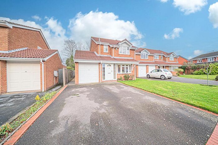 3 Bedroom Detached House For Sale In Stonebow Avenue, Solihull, B91