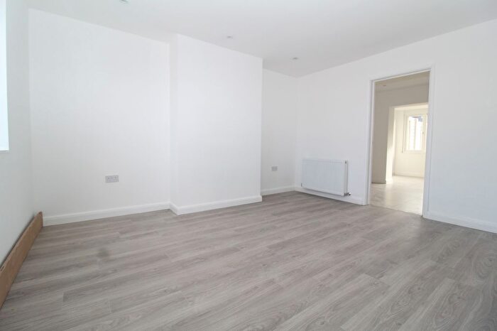 3 Bedroom Semi-Detached House To Rent In Crestway, Chatham, ME5