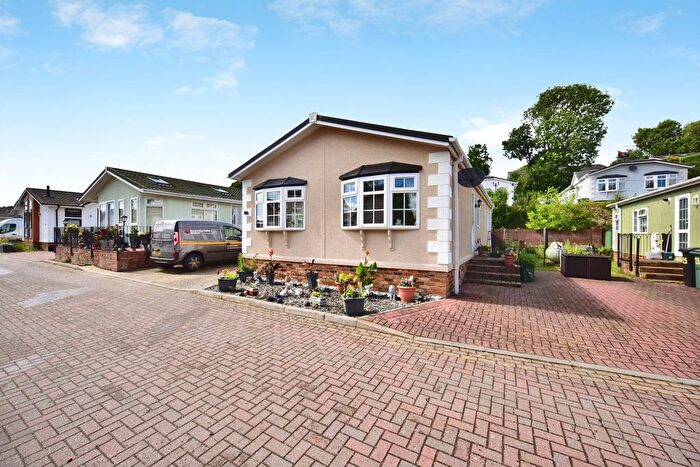 2 Bedroom Property For Sale In Franklins Avenue, Pilgrims Retreat, Harrietsham, Maidstone, ME17