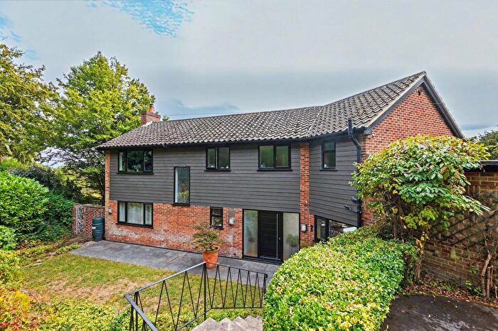 4 Bedroom Detached House For Sale In Warren Road, Chatham, ME5