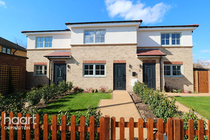 3 Bedroom Terraced House For Sale In Hainault Street, London, SE9