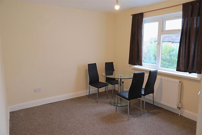 2 Bedroom Flat To Rent In Argyle Avenue, Whitton, Hounslow, TW3