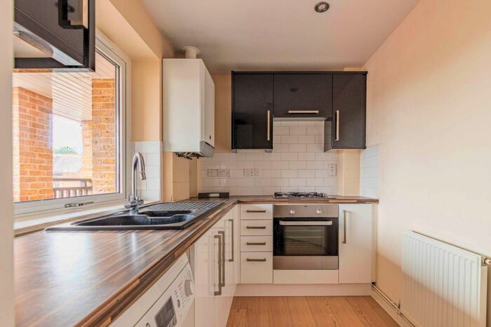 2 Bedroom Flat To Rent In Sealy Way, Hemel Hempstead, HP3