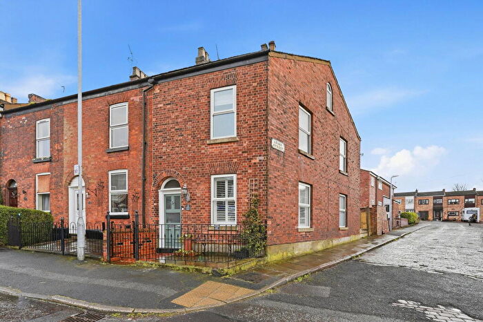 3 Bedroom End Of Terrace House For Sale In Brook Street, Macclesfield, SK11