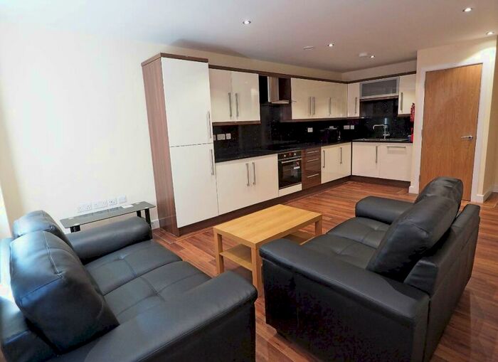 4 Bedroom Apartment To Rent In Devonshire Point, S1