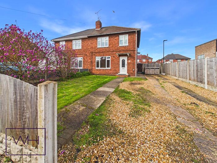 3 Bedroom Semi-Detached House For Sale In Middlegate, Scawthorpe, DN5