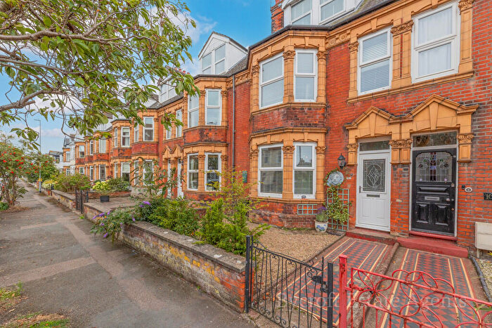6 Bedroom Terraced House For Sale In Clarence Road, NR31