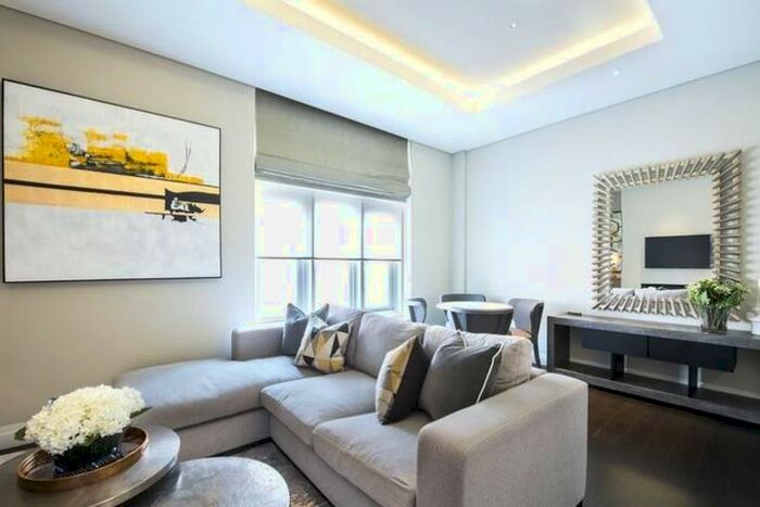 2 Bedroom Flat To Rent In Green Street, London, W1K