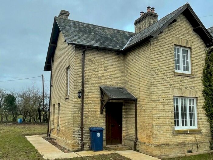 3 Bedroom Semi-Detached House To Rent In Ermine Way, Arrington, Royston, SG8