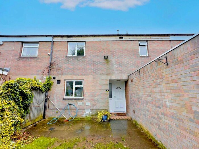 4 Bedroom House To Rent In Elvington Lane, London, NW9