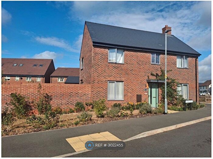 4 Bedroom Detached House To Rent In Purssell Road, Aylesbury, HP22