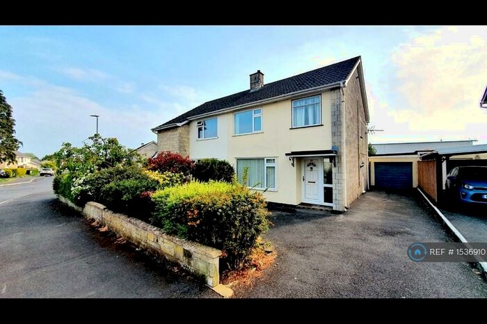 3 Bedroom Semi-Detached House To Rent In Critchill Road, Frome, BA11