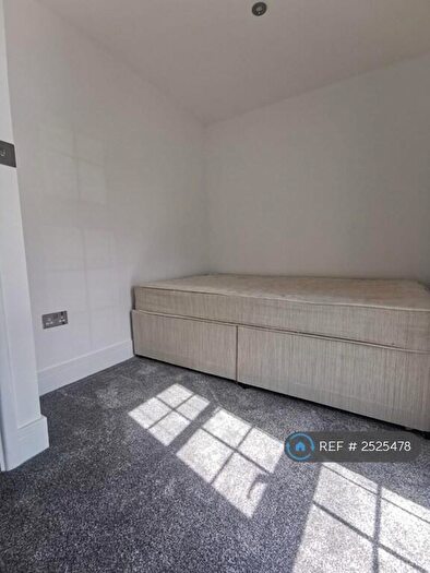 2 Bedroom Flat To Rent In Jameston, Bracknell, RG12