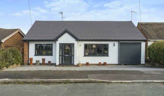 2 Bedroom Bungalow To Rent In Stourton Crescent, Stourbridge, DY7