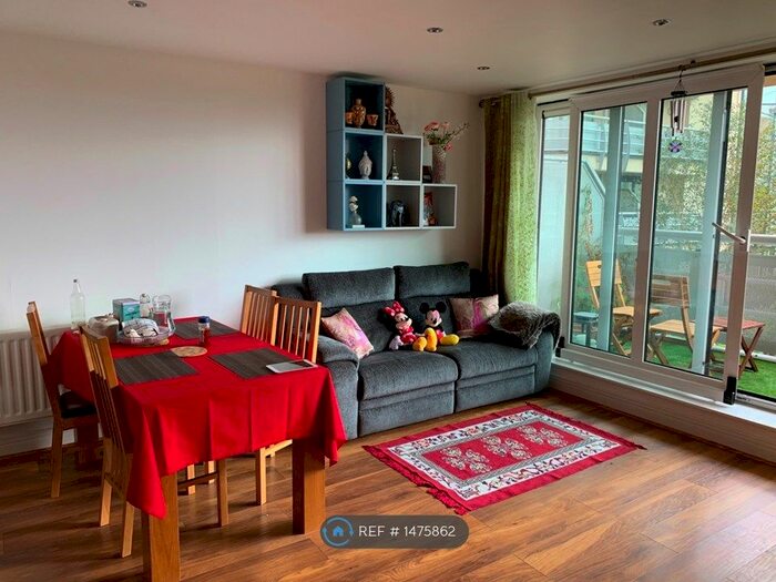 2 Bedroom Flat To Rent In Wards Wharf Approach, London, E16