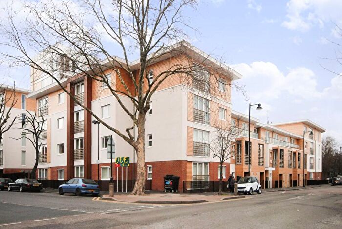 2 Bedroom Maisonette To Rent In Island Apartments, Islington, London, N1