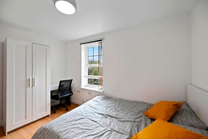 3 Bedroom Flat To Rent In Broomhall Street, Sheffield, S3