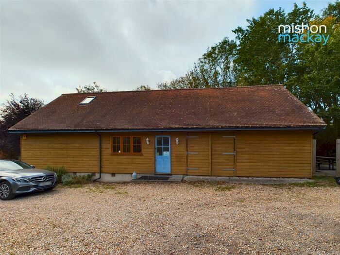 2 Bedroom Bungalow To Rent In Falmer Road, Brighton, BN2