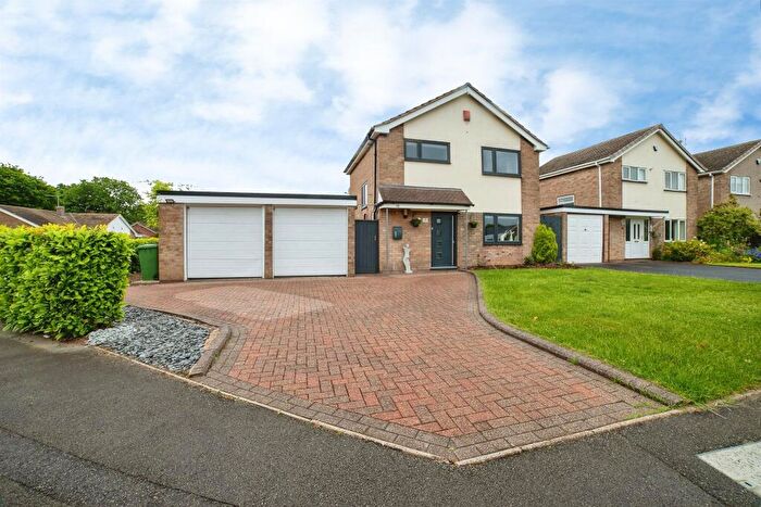 3 Bedroom Detached House For Sale In Rowthorne Avenue, Swanwick, Alfreton, DE55