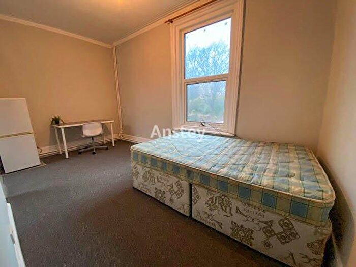 1 Bedroom Flat To Rent In Cobden Avenue, Southampton, SO18