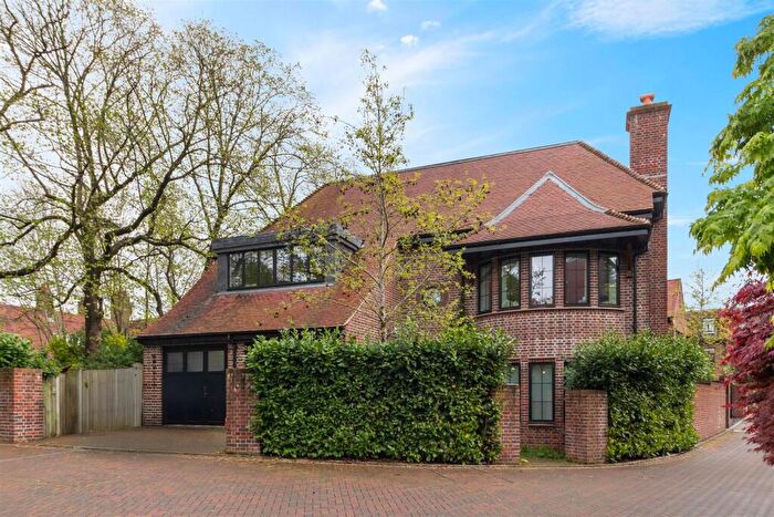 5 Bedroom Detached House For Sale In Chandos Way, Hampstead Garden Surburb, London, NW11