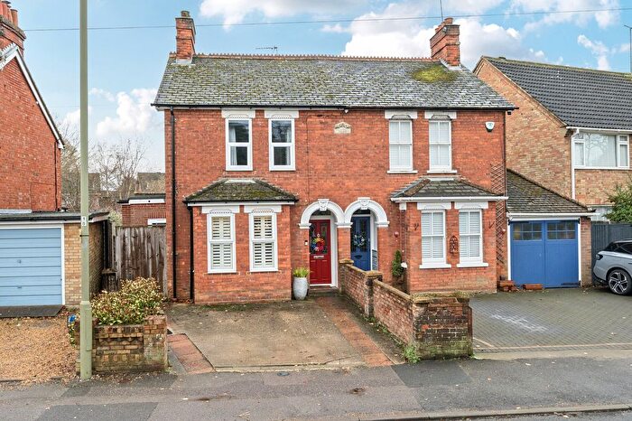 3 Bedroom Semi-Detached House For Sale In Fleet Road, Farnborough, GU14