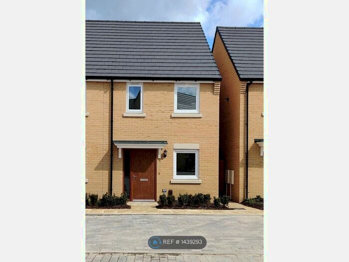 2 Bedroom End Of Terrace House To Rent In Cuckoo Way, Cambridge, CB24